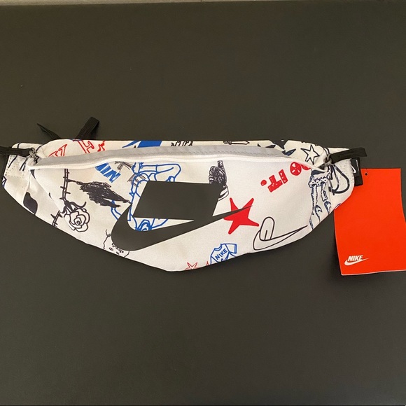 Nike Handbags - NWT: Nike Belt Bag / Fanny Pack
